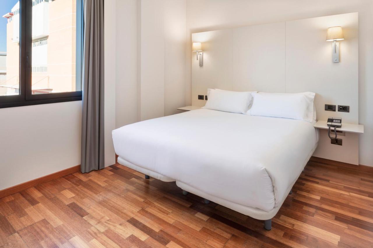 บีแอนด์บี โฮเทล เอลเช่ Hotel ภายนอก รูปภาพ